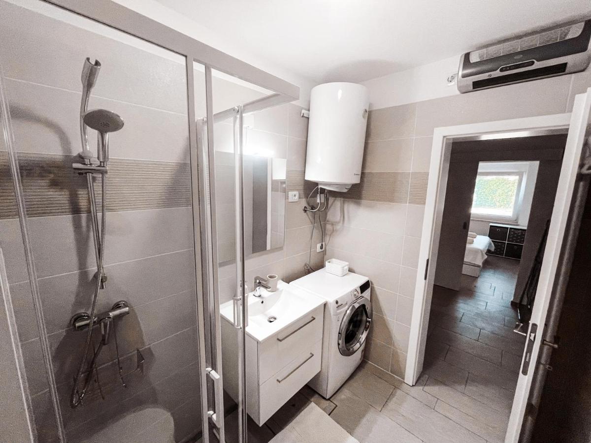 Riad Apartments Zgornje Skofije Esterno foto