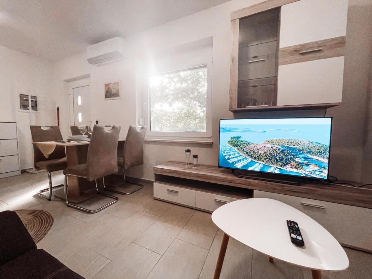 Riad Apartments Zgornje Skofije Esterno foto